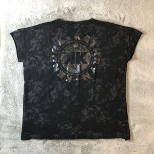 Gymshark Black Marble Wash Graphic Tee - Short Sleeve